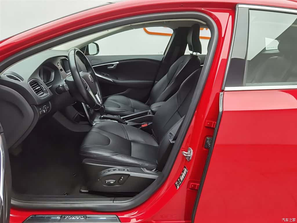 Volvo V40, 2015 10