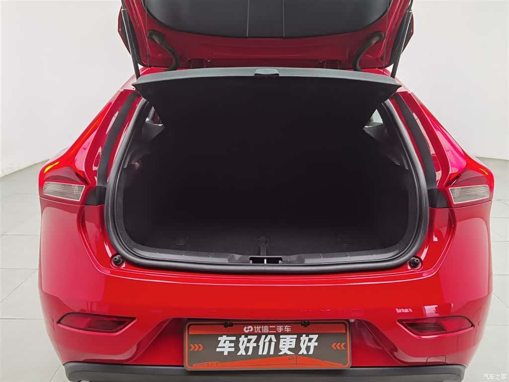 Volvo V40, 2015 16