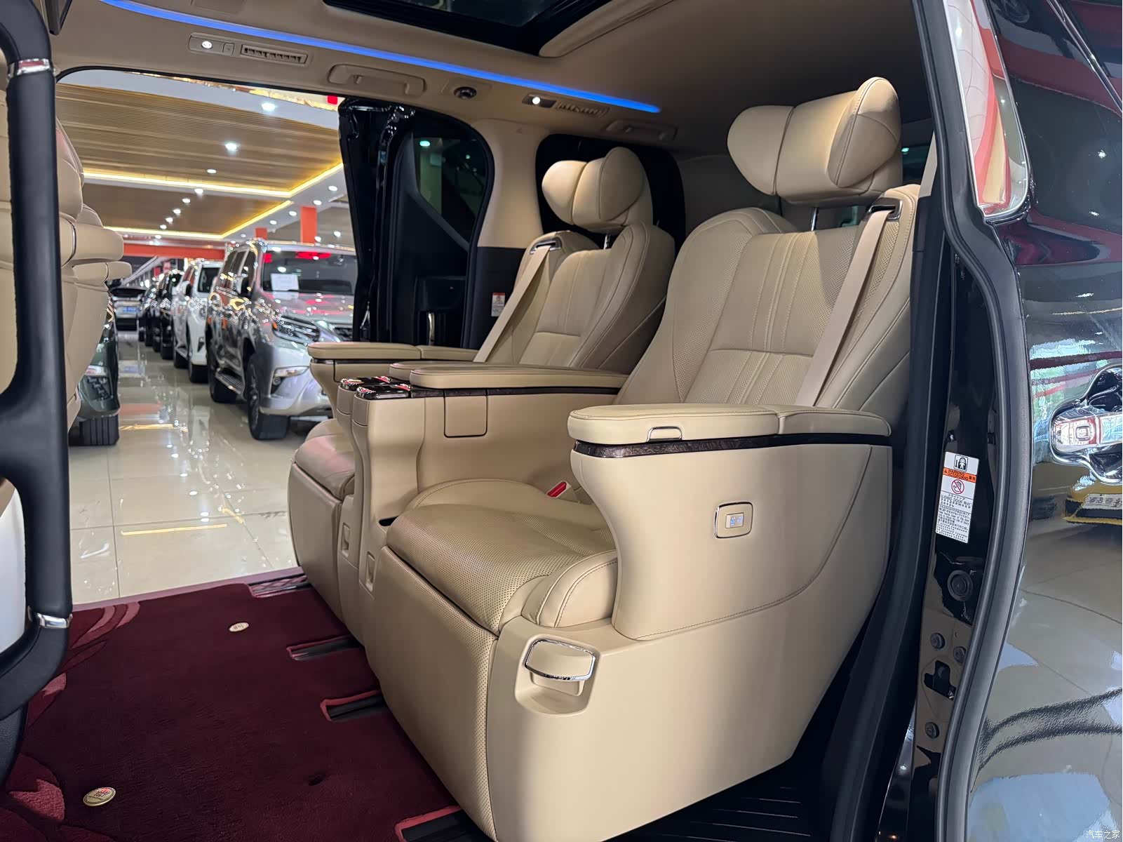 Toyota Vellfire, 2021 13