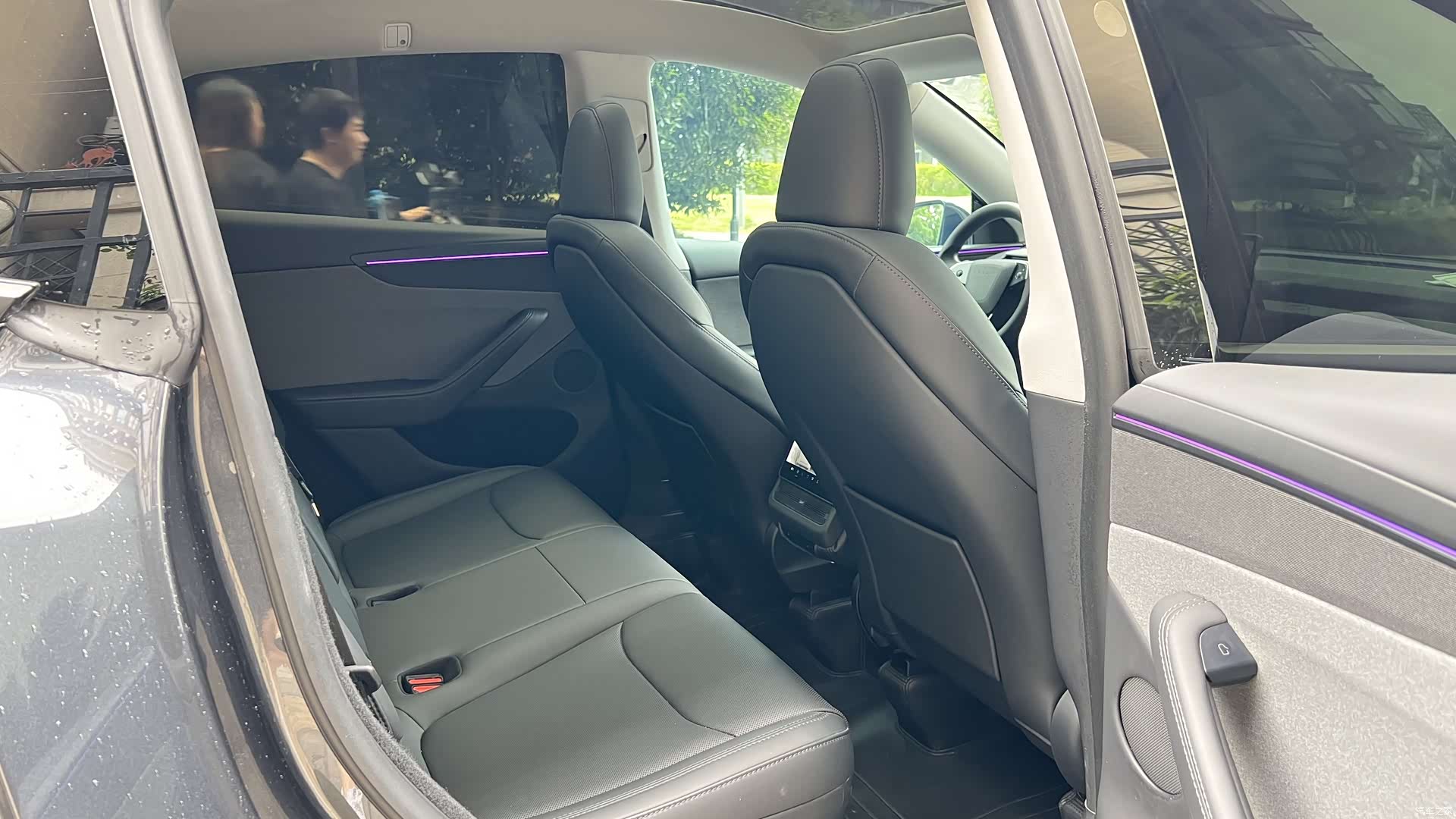 Tesla Model Y, 2025 14