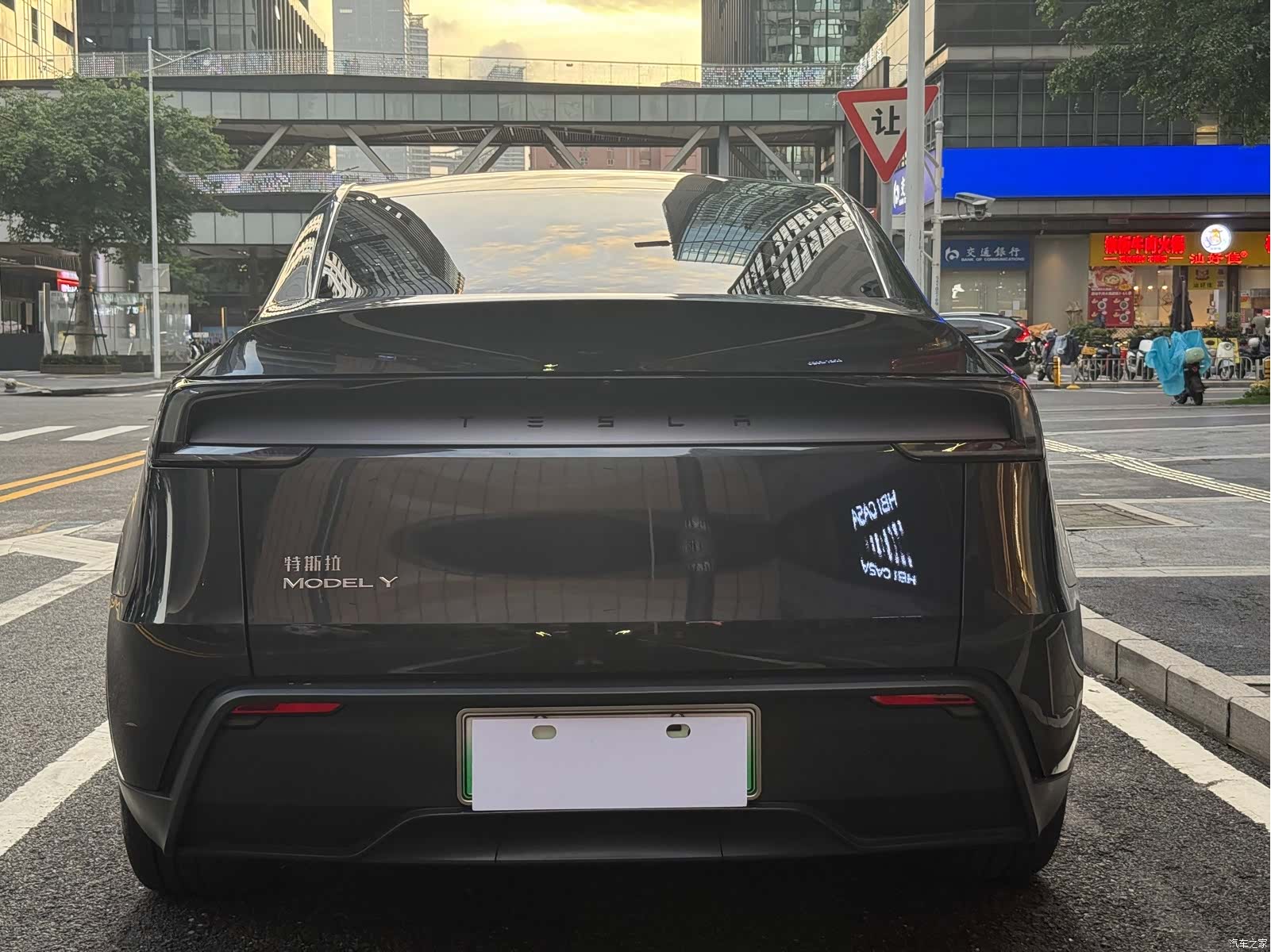 Tesla Model Y, 2025 17