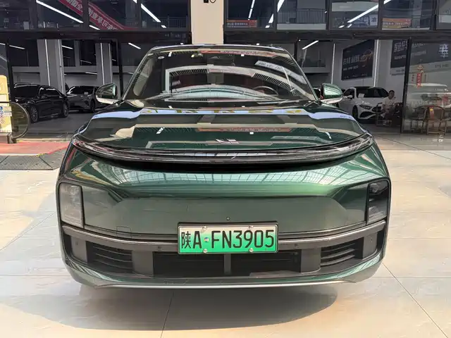 Li Auto L8 2023 — купить из Китая под заказ
