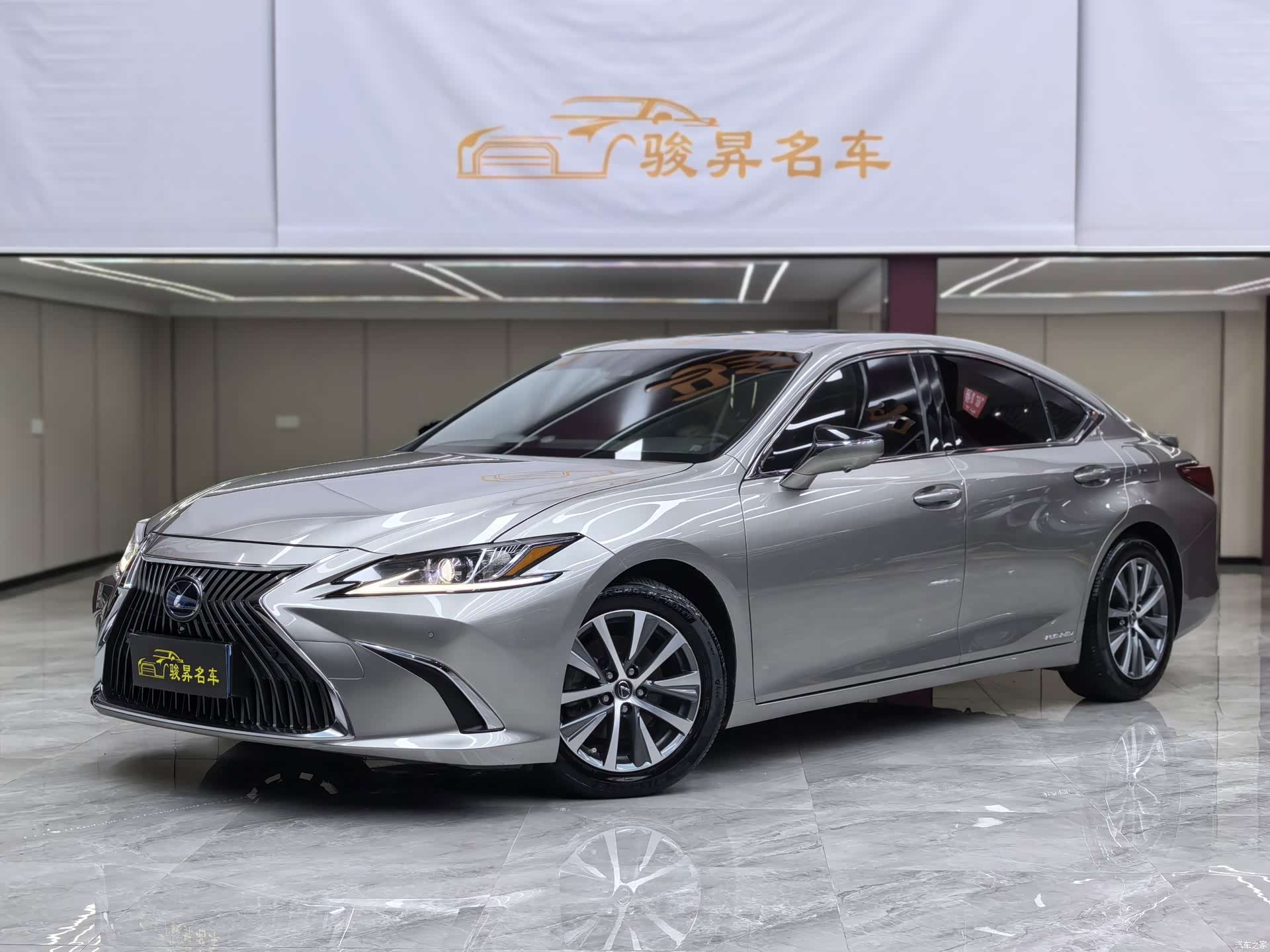 Lexus ES, 2020 1
