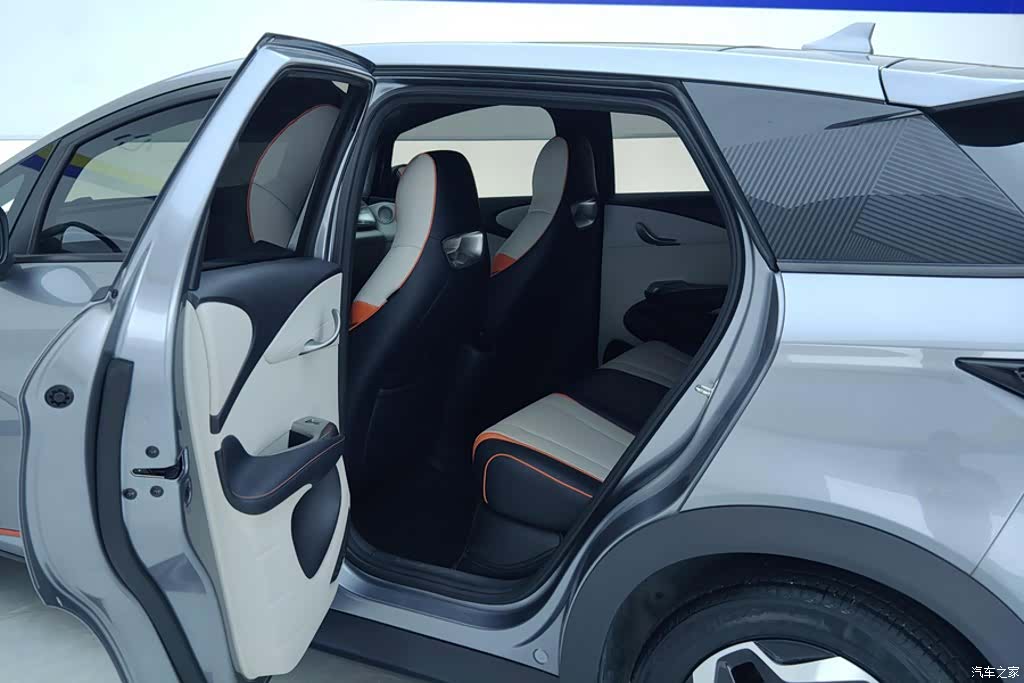 BYD Dolphin, 2023 11
