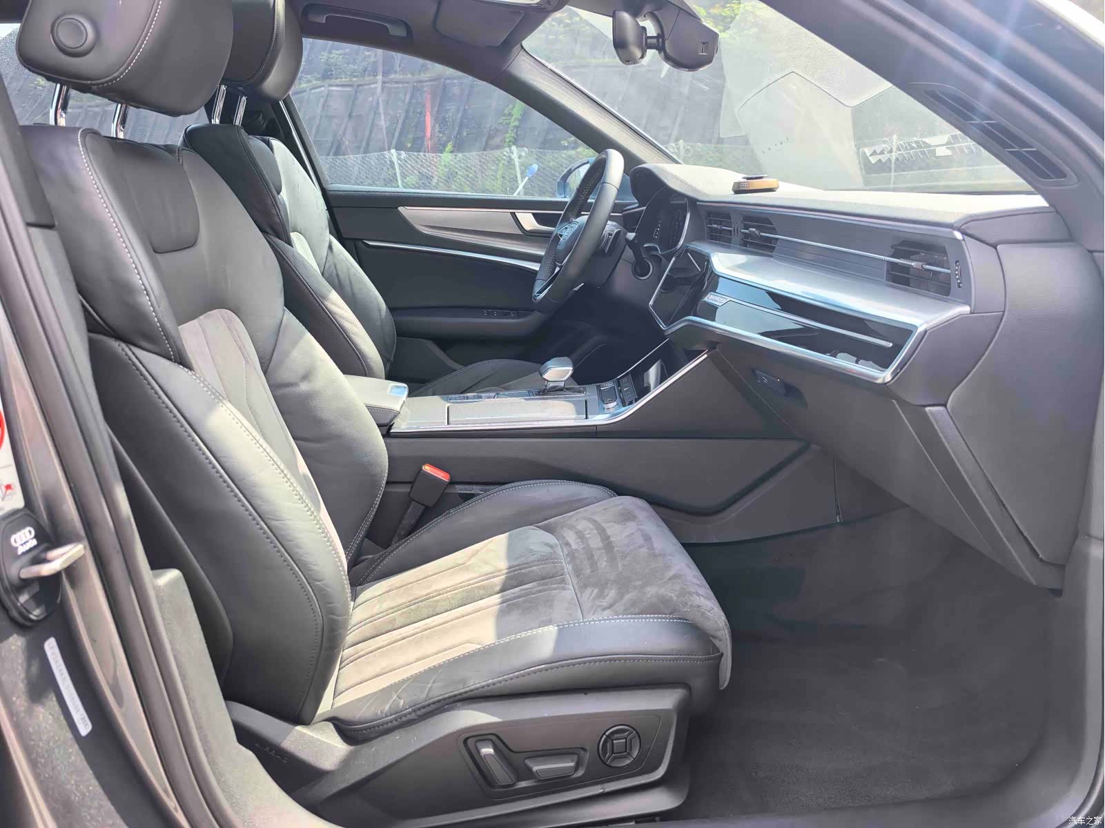 Audi A6L, 2020 12