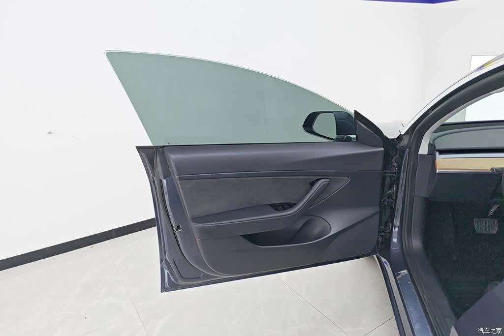 Tesla Model 3, 2020 7