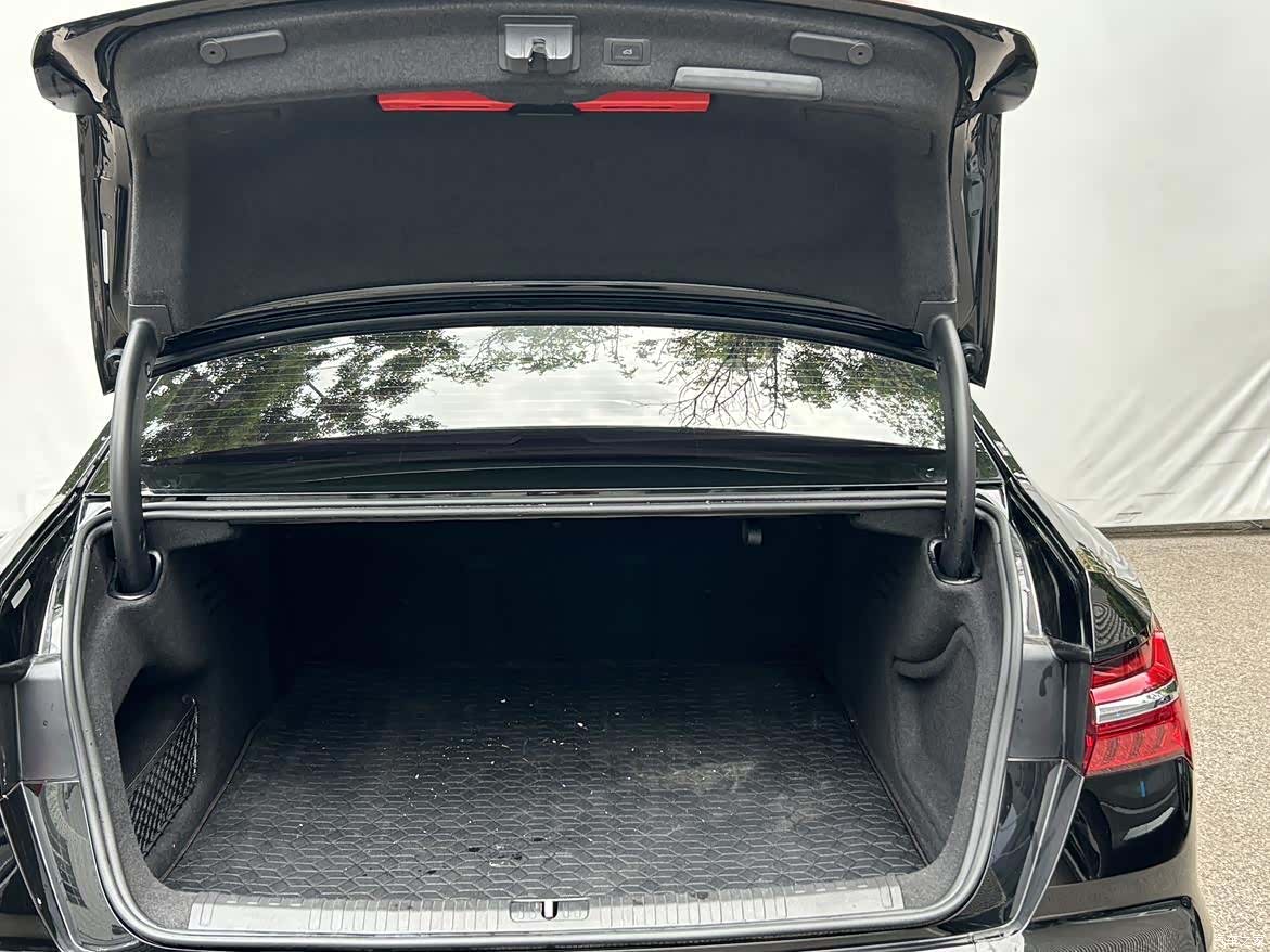 Audi A6L, 2021 9