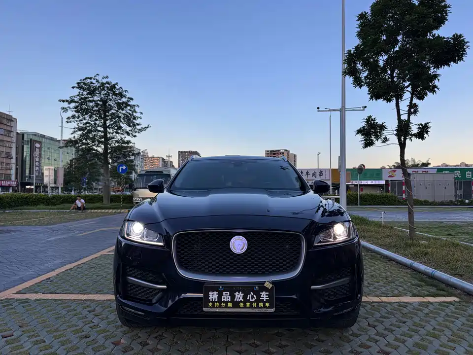 Jaguar F-PACE