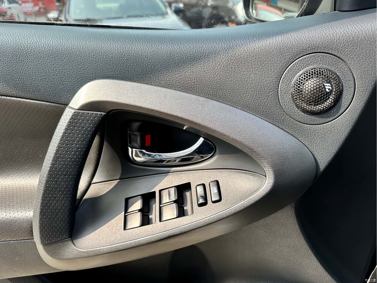 Toyota RAV4, 2012 16
