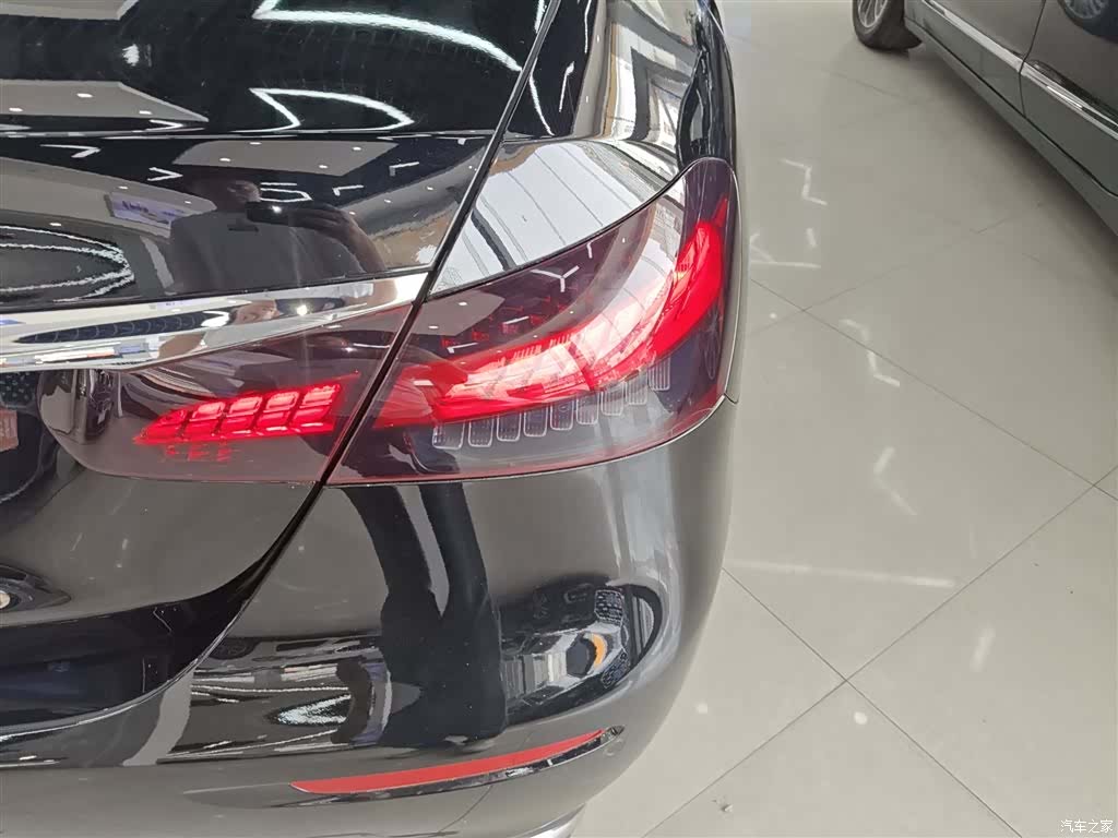 Mercedes-Benz E-Class, 2022 28