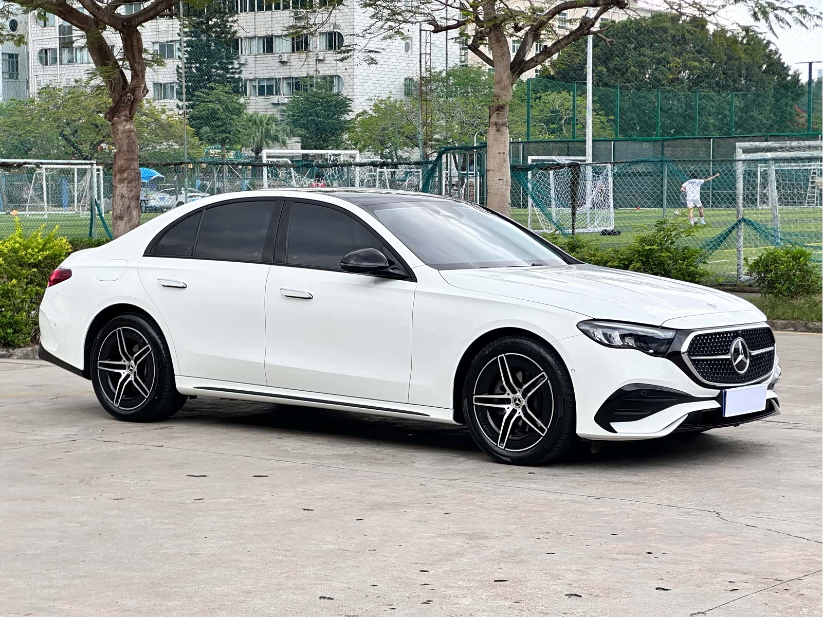 Mercedes-Benz E-Class, 2024 2