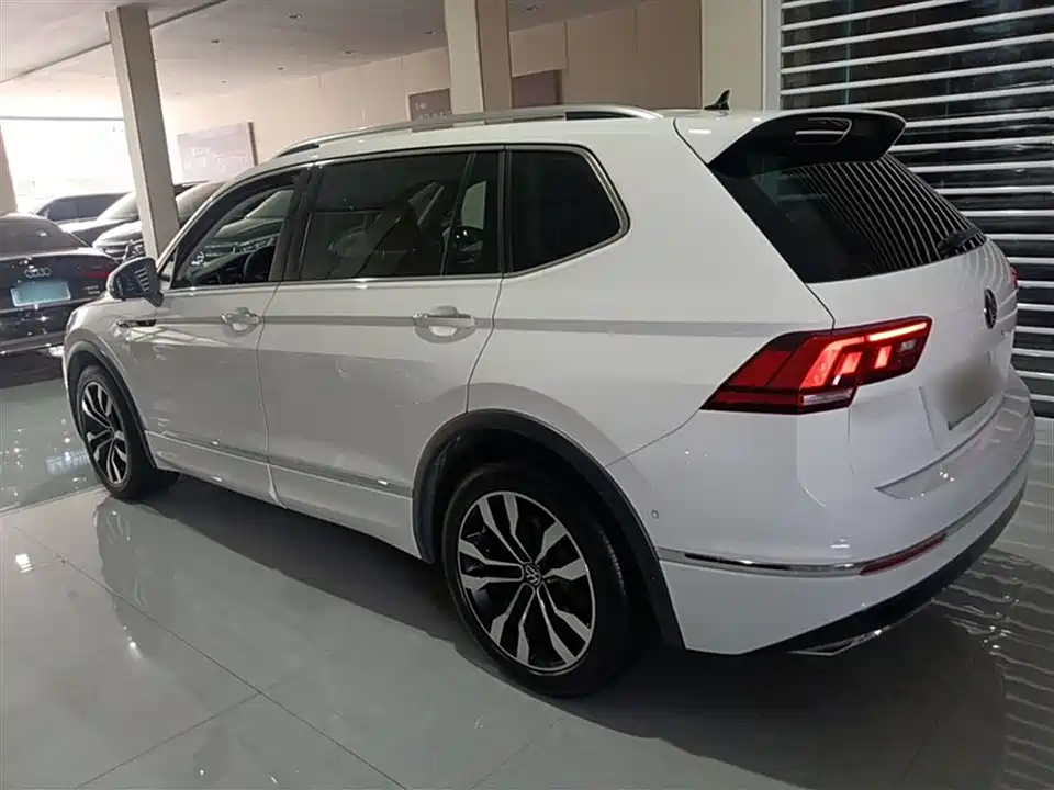 Volkswagen Tiguan L
