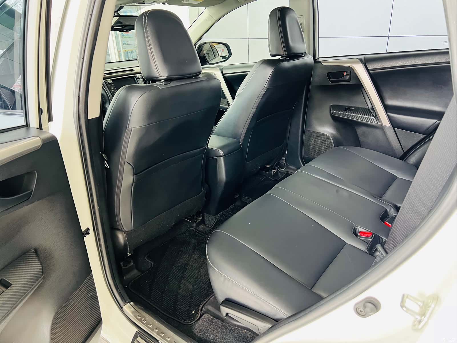 Toyota RAV4, 2016 9