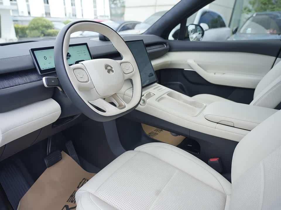 NIO ES6