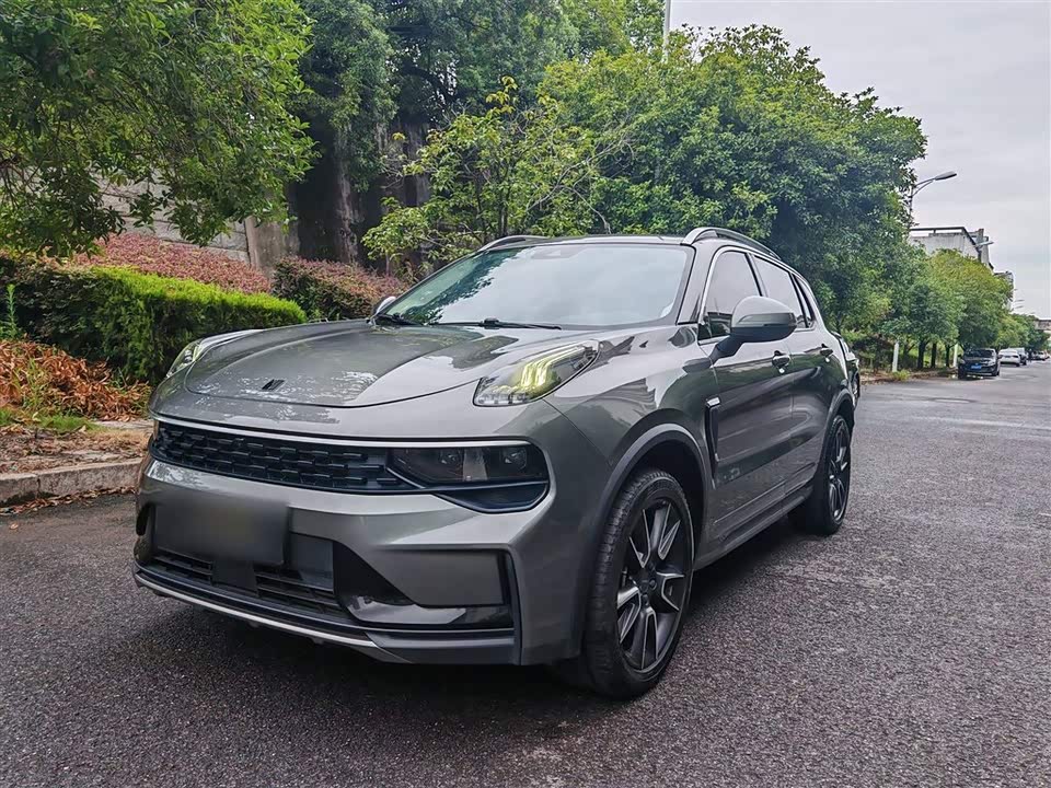 Lynk & Co 01