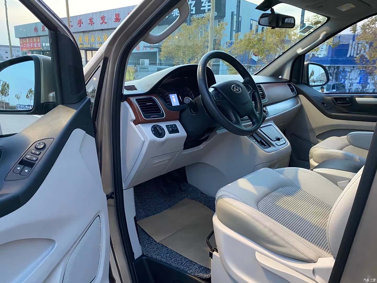 Maxus G10, 2017 4