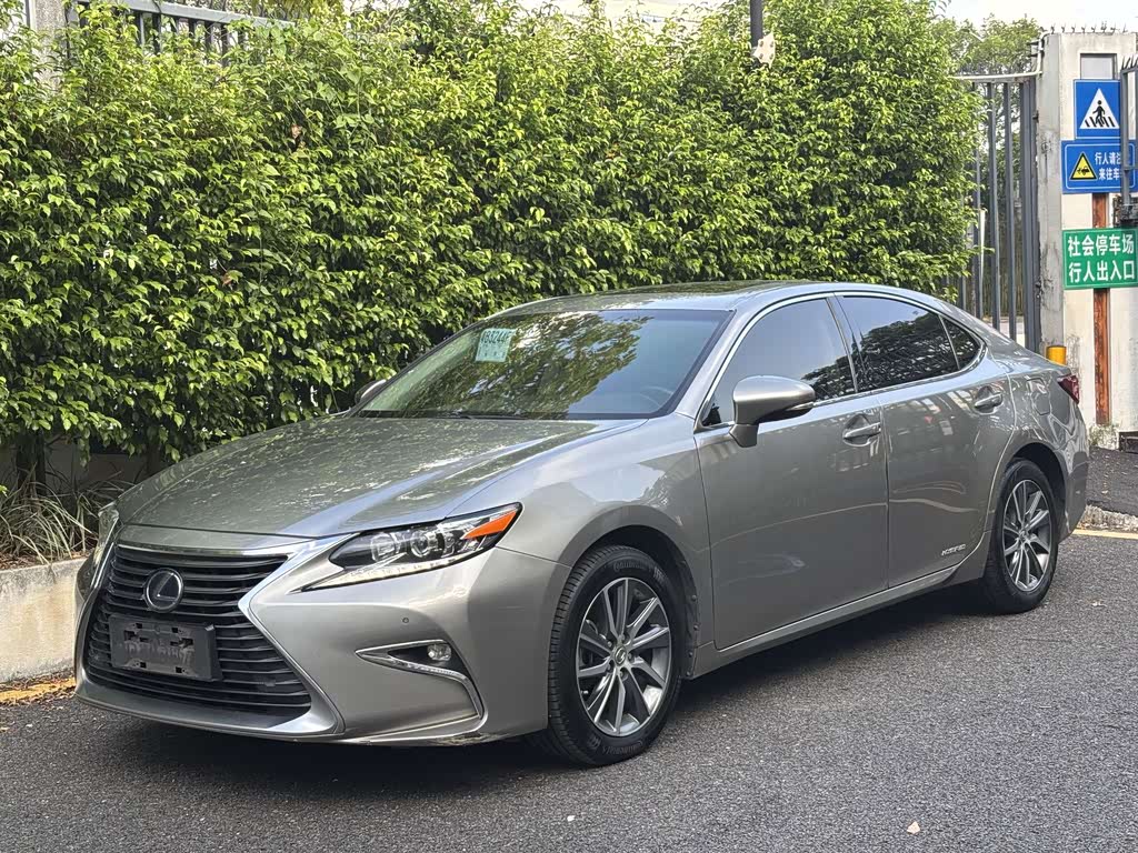 Lexus ES 2015 300h Comfort