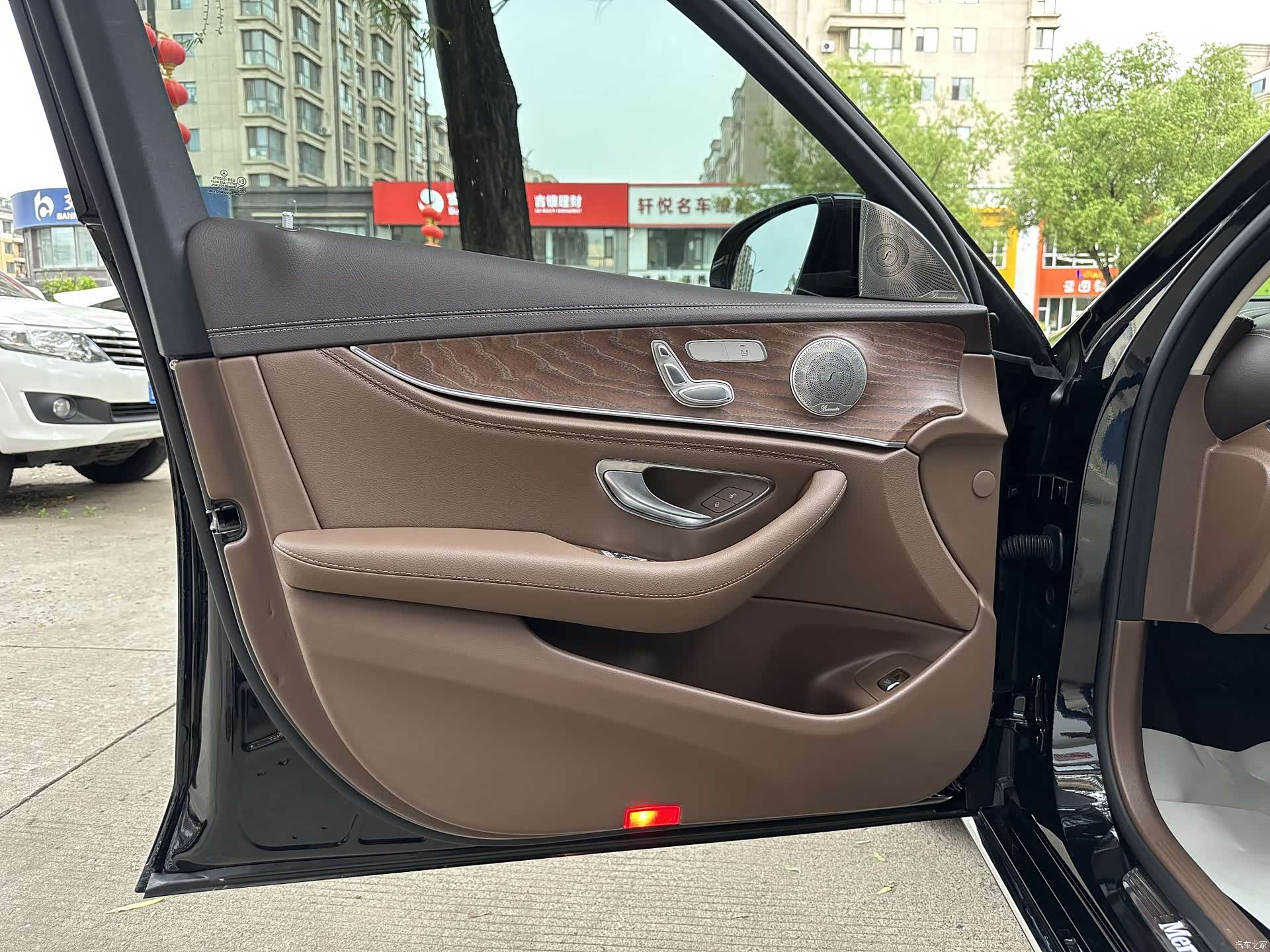 Mercedes-Benz E-Class, 2023 15