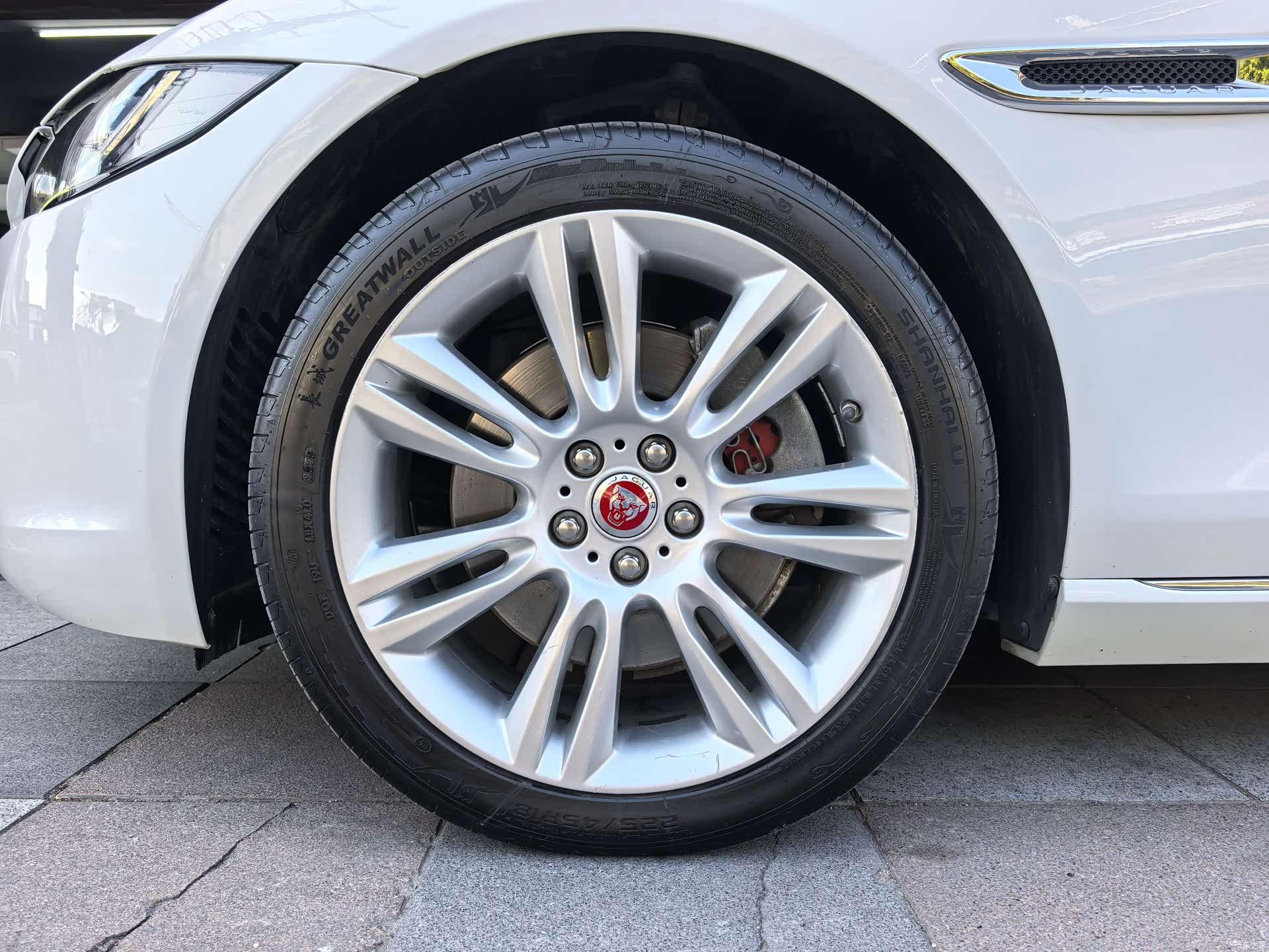 Land Rover XEL, 2019 24