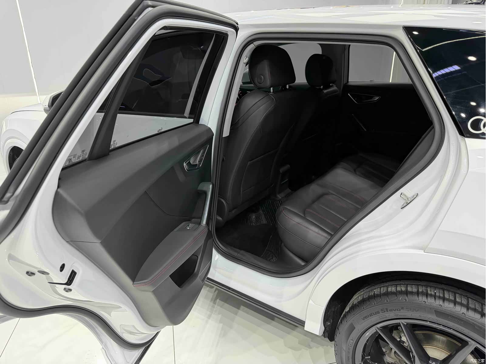 Audi Q2L, 2022 14