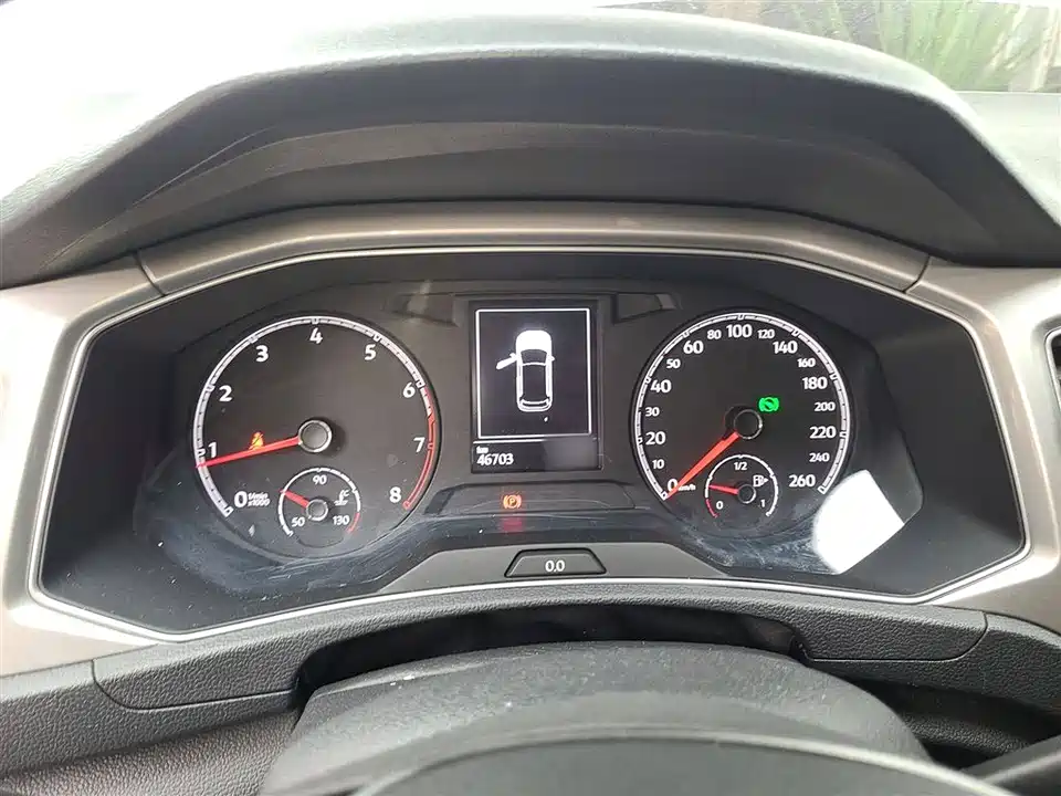 Volkswagen T-ROC exploring Songs