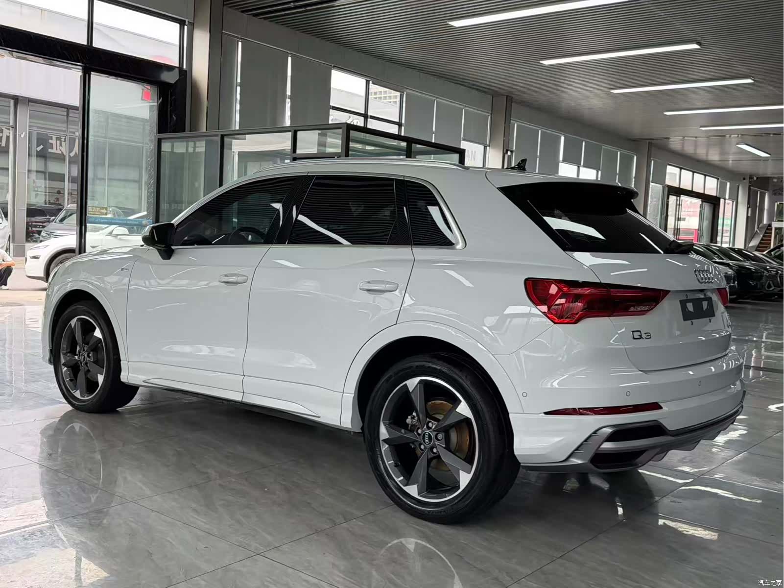 Audi Q3, 2022 12
