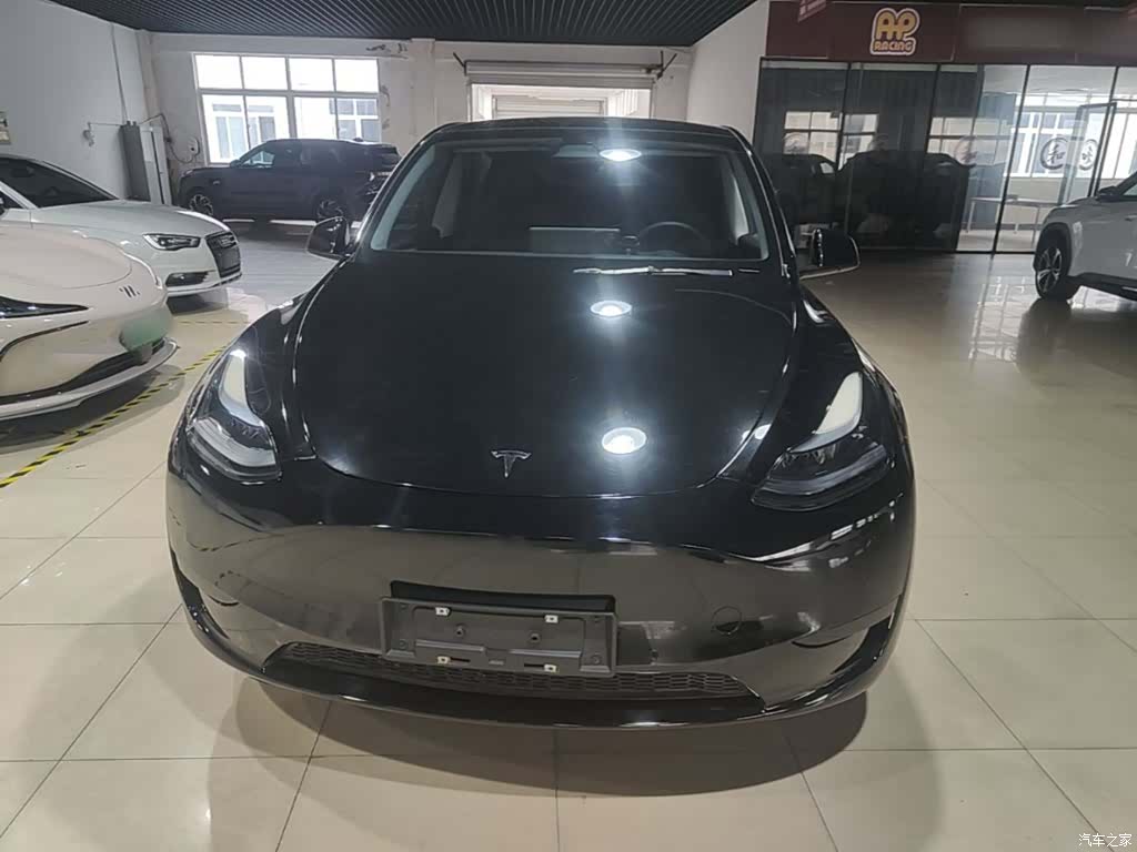 Tesla Model Y, 2023 3