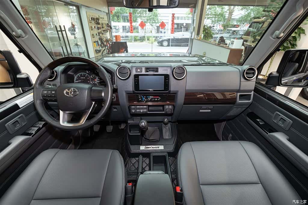 Toyota Land Cruiser, 2025 8