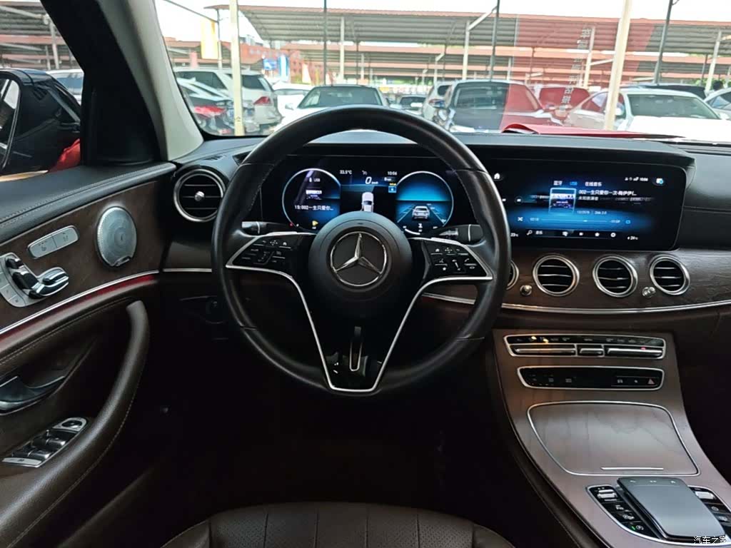 Mercedes-Benz E-Class, 2023 11
