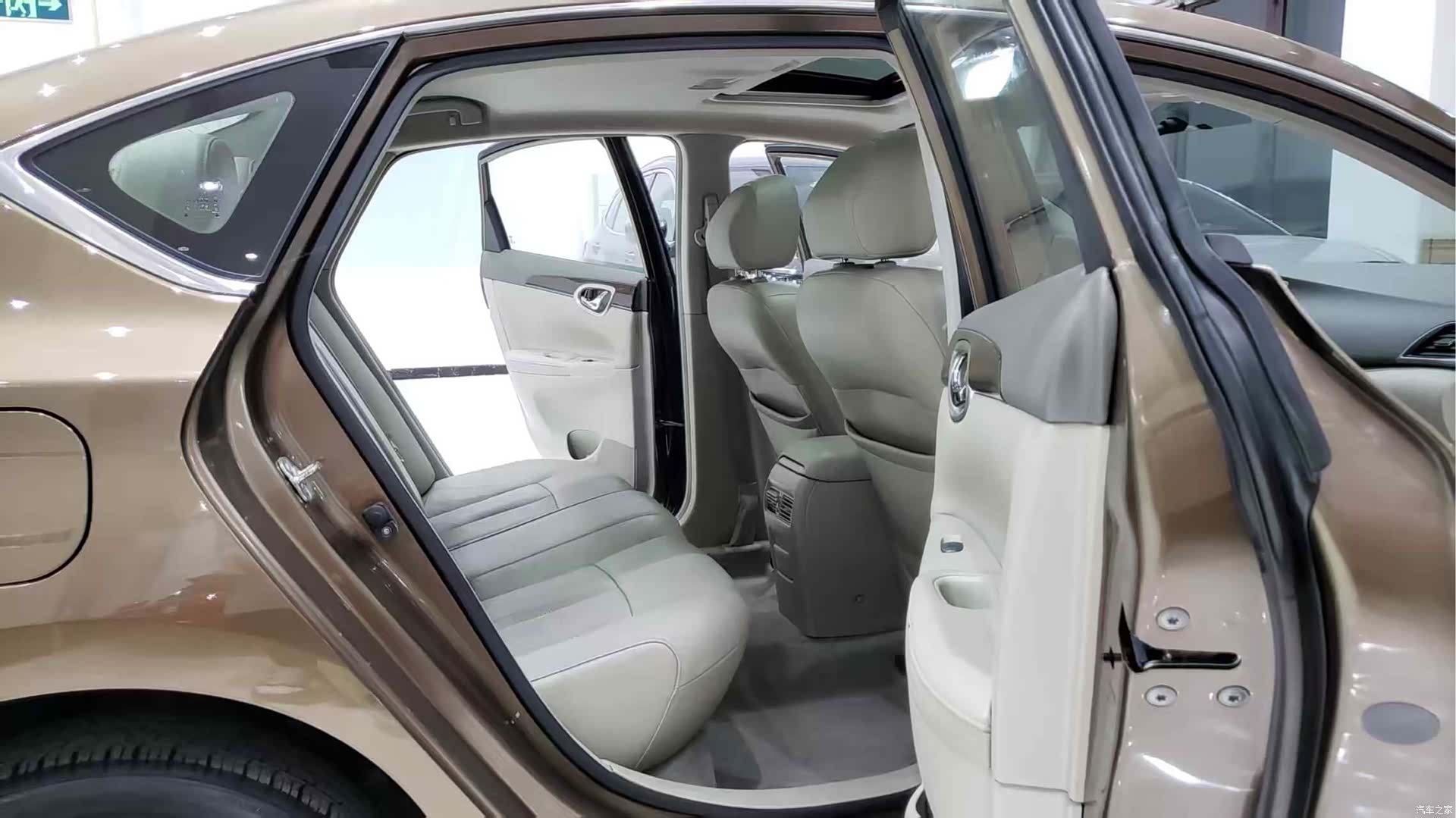 Nissan Sylphy, 2012 10