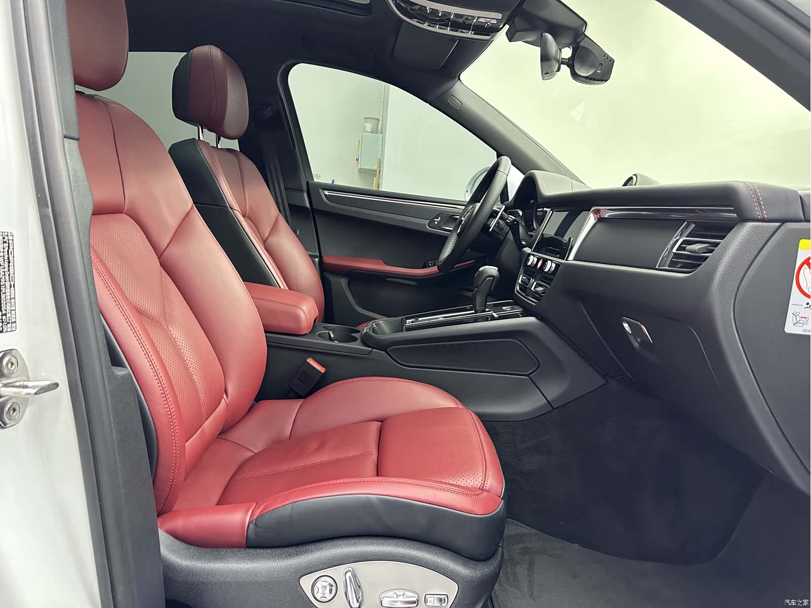 Porsche Macan, 2023 12