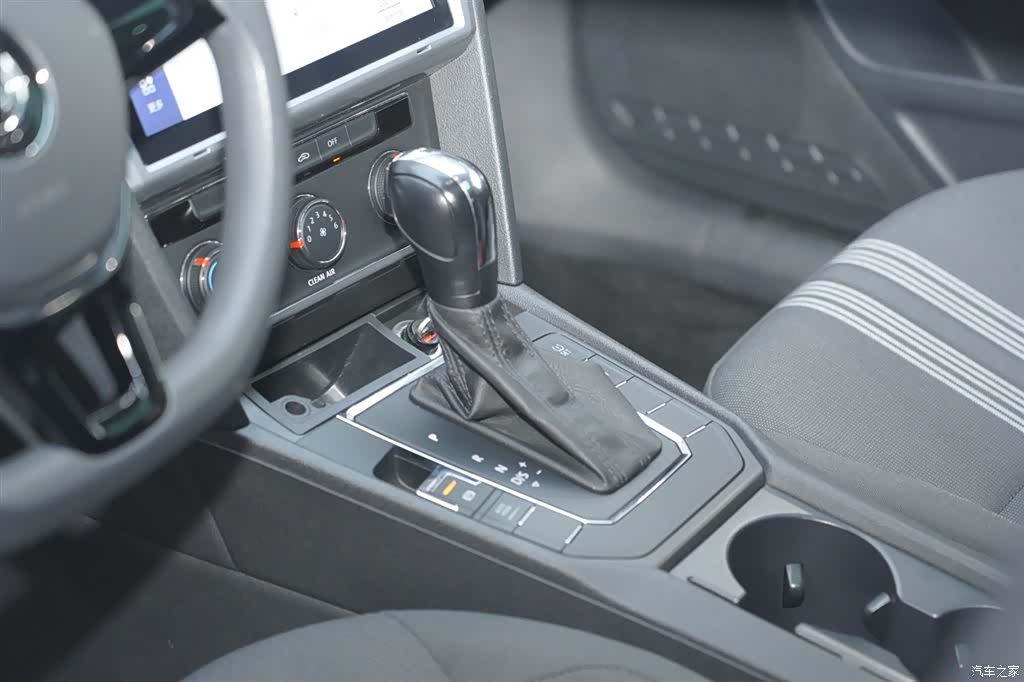 Volkswagen Lamando, 2017 12