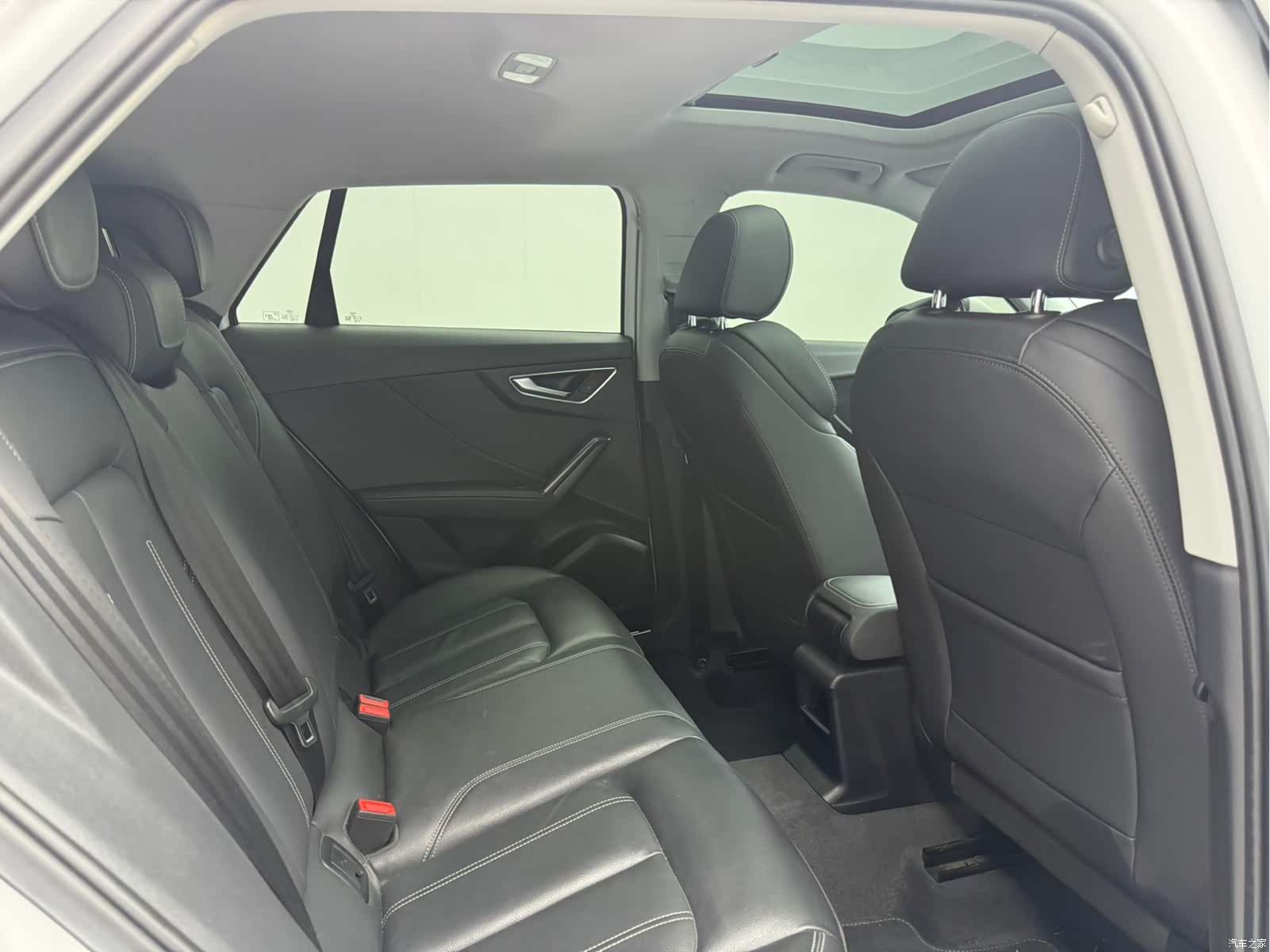 Audi Q2L, 2022 9