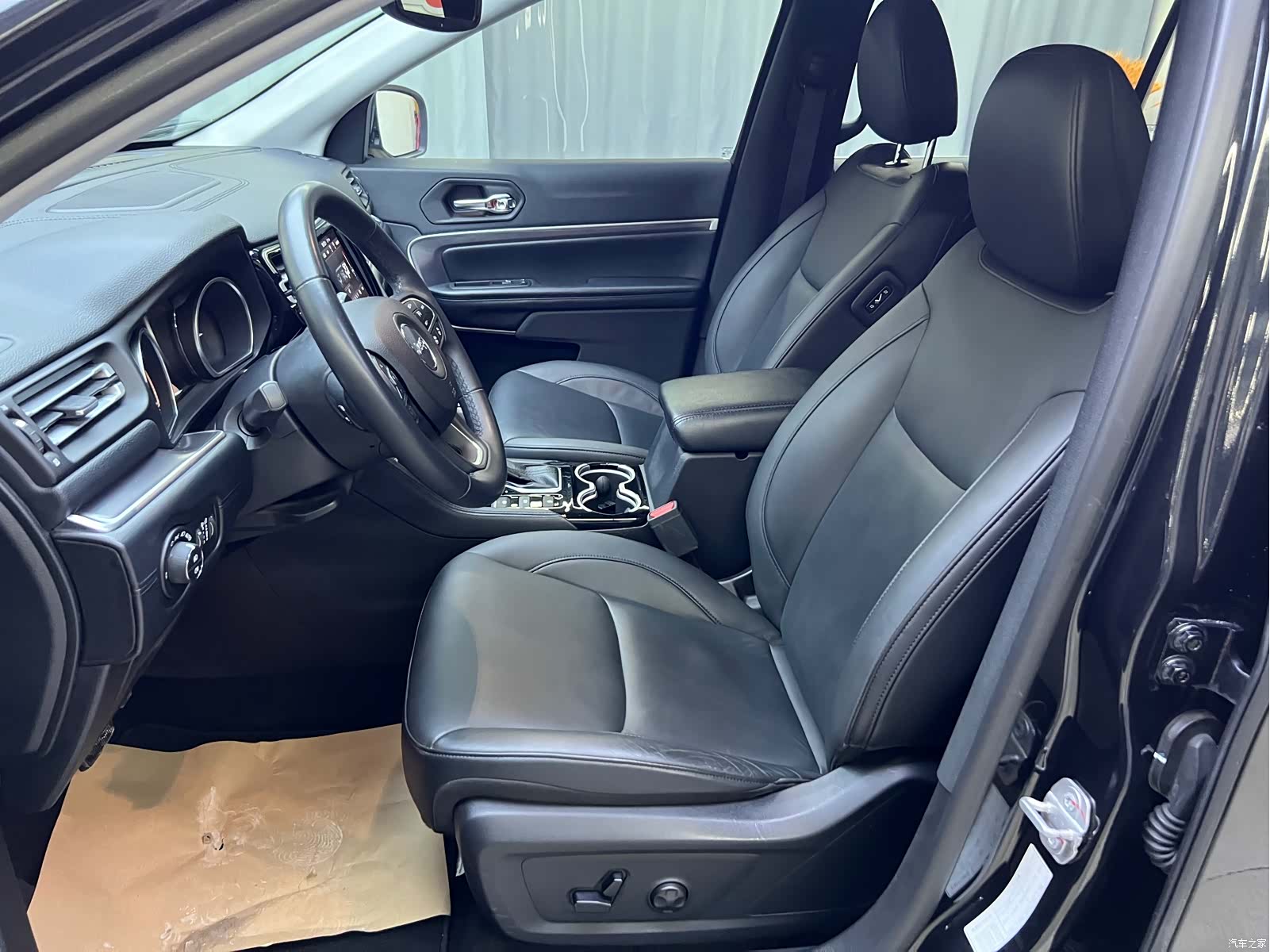 Jeep Grand Commander, 2018 11