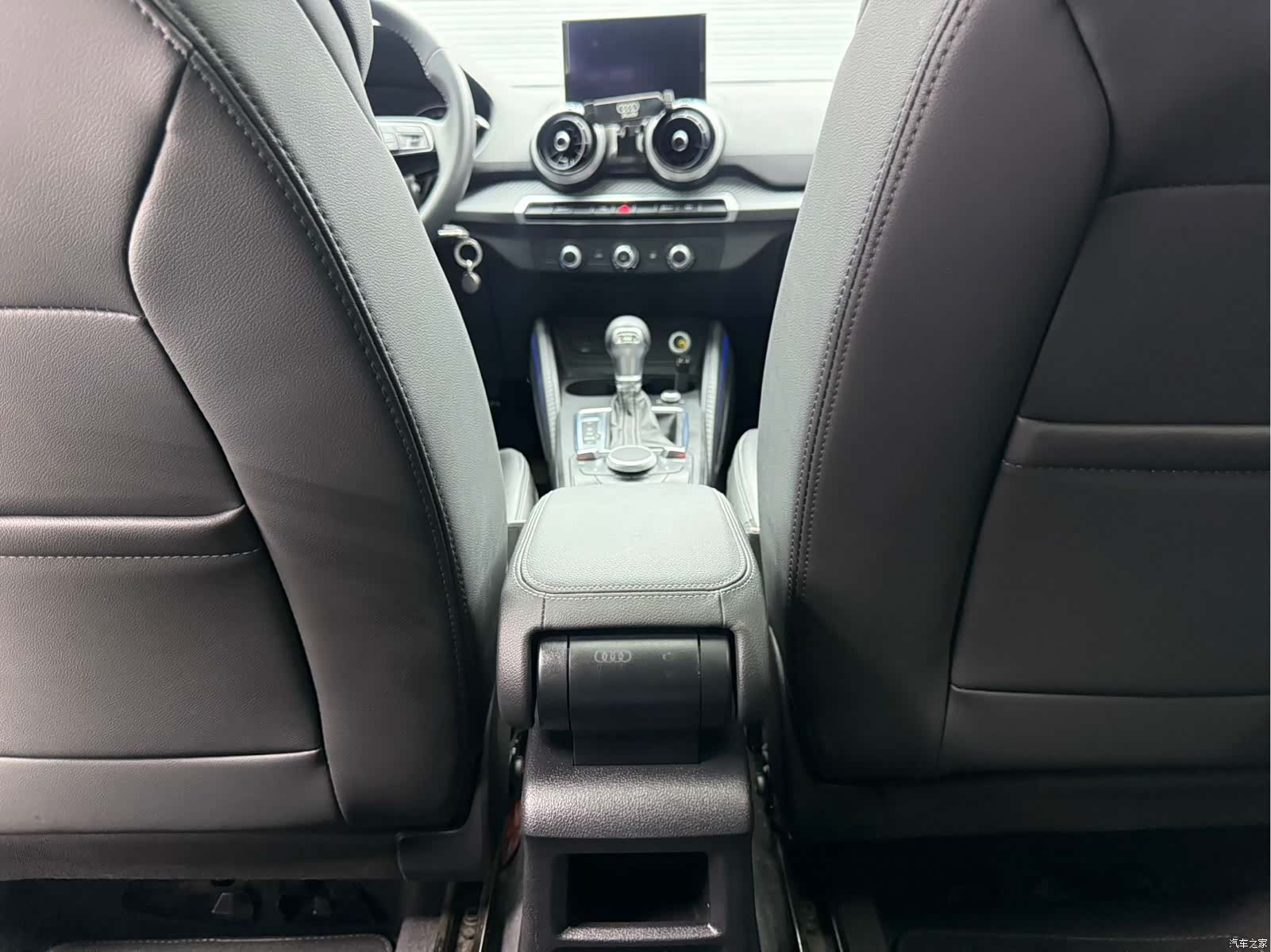 Audi Q2L, 2022 15