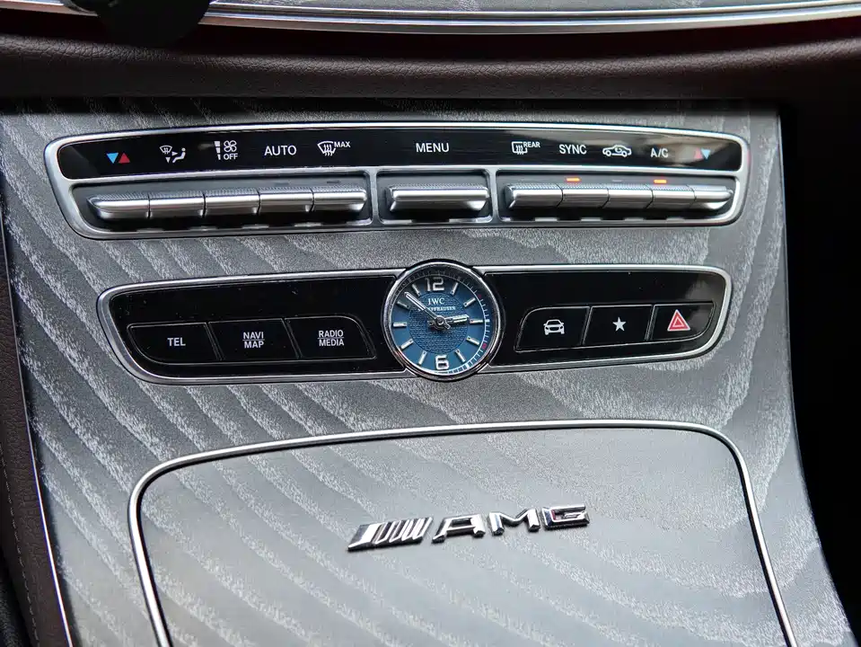 Mercedes-Benz CLS Mercedes-Benz CLS