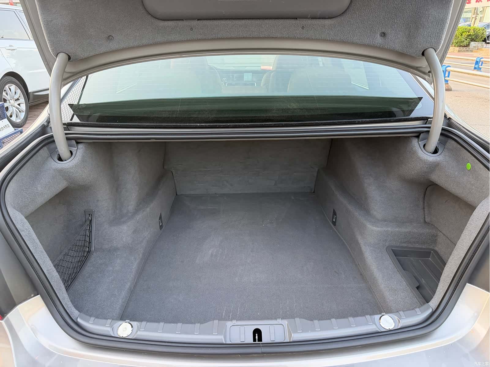 BMW 7 Series, 2012 21