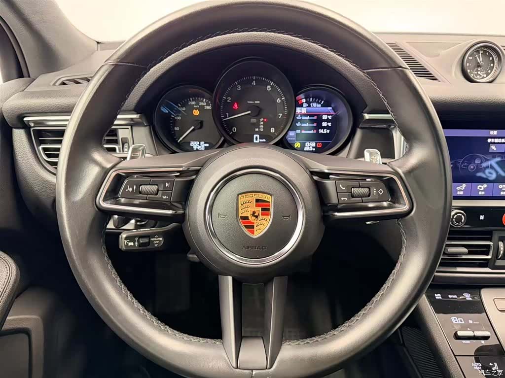 Porsche Macan, 2024 16