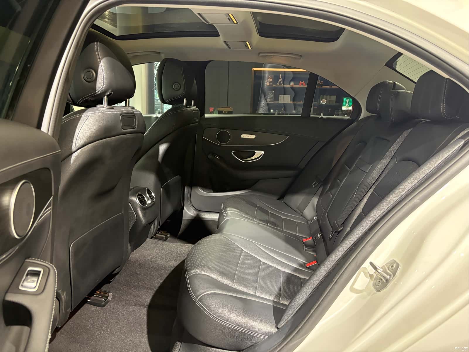 Mercedes-Benz C-Class, 2017 14