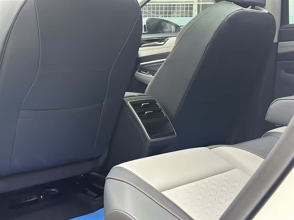 Volkswagen ID.7, 2026 11