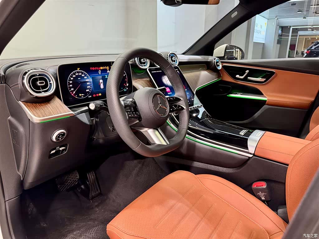 Mercedes-Benz GLC, 2025 26