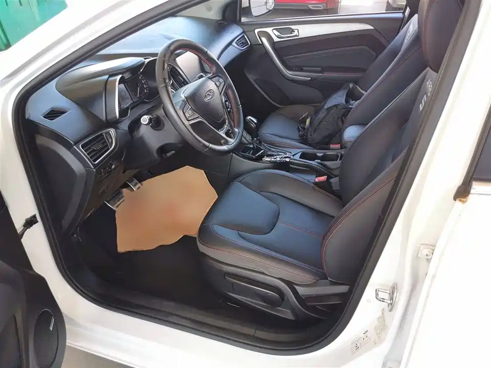 Chery Arrizo 5