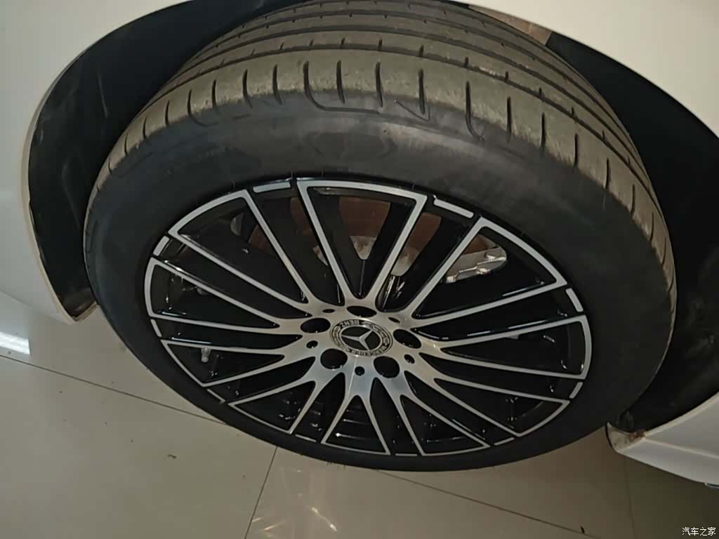 Mercedes-Benz C-Class, 2024 23