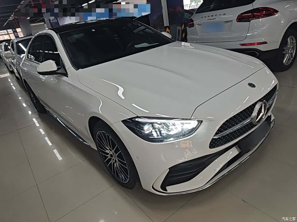 Mercedes-Benz C-Class, 2024 4