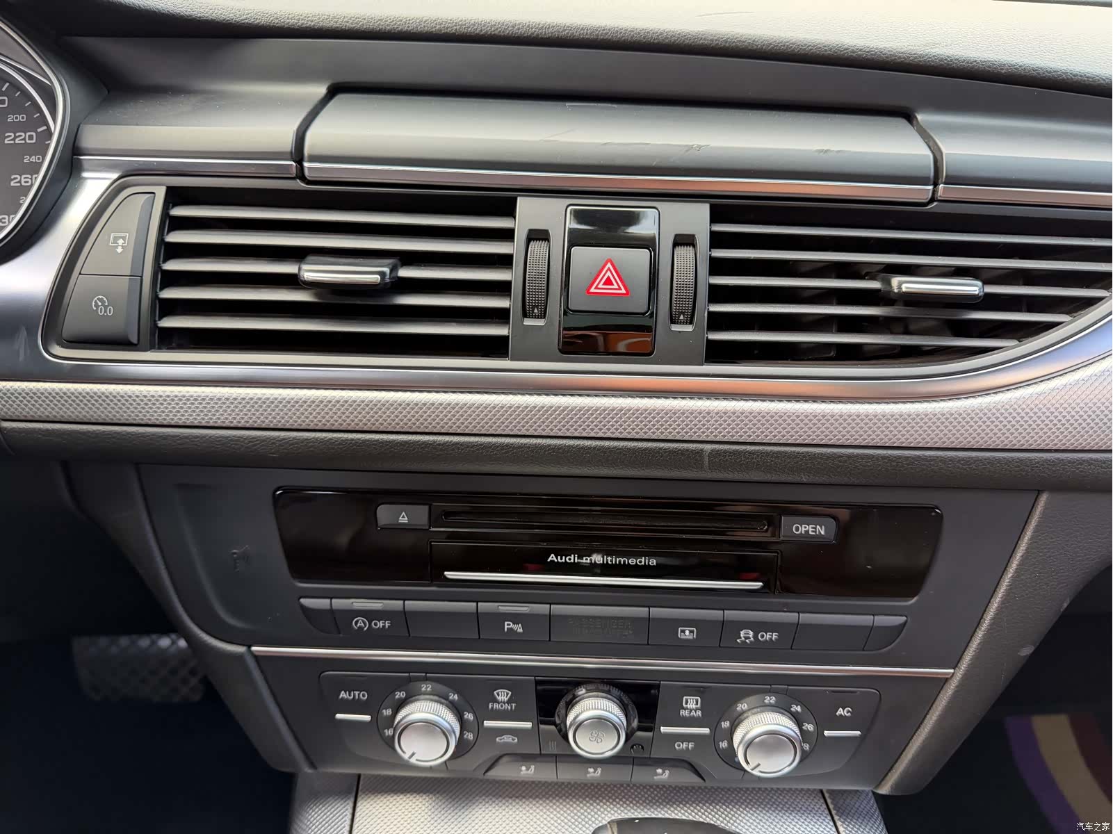 Audi A6L, 2013 13