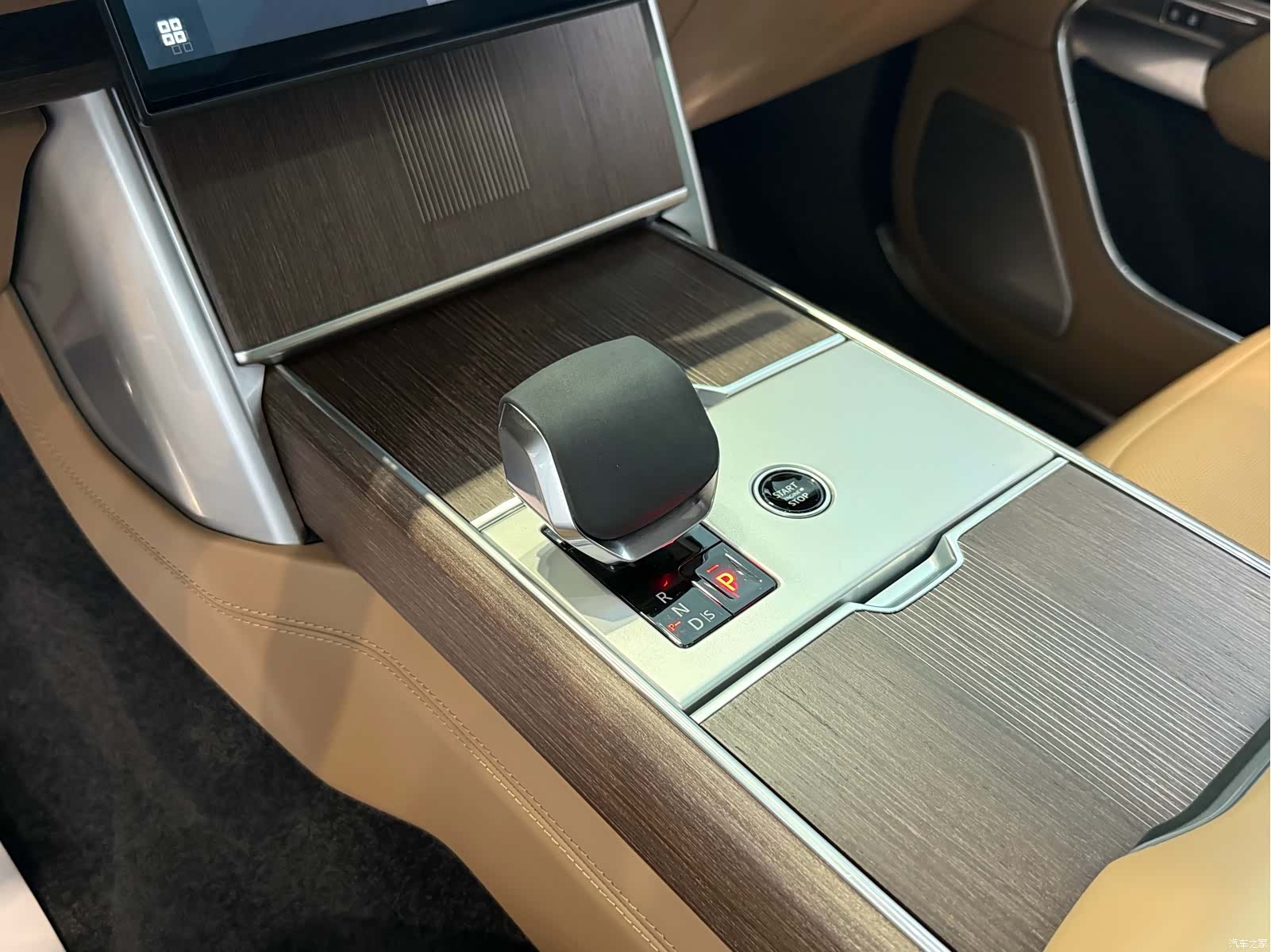Land Rover Range Rover, 2024 11