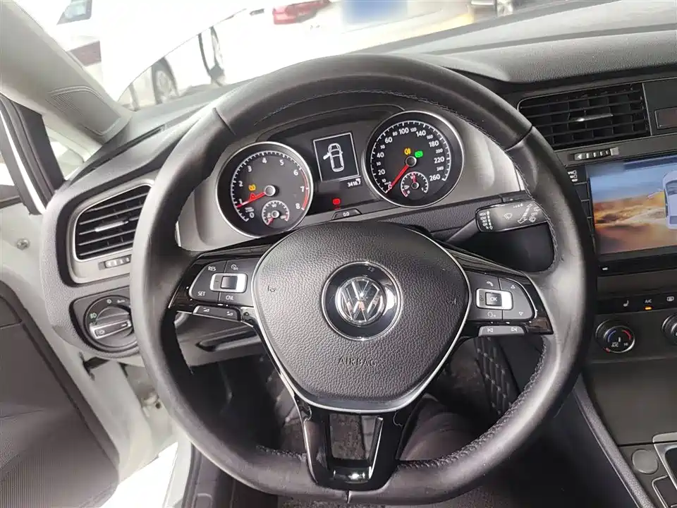 Volkswagen golf