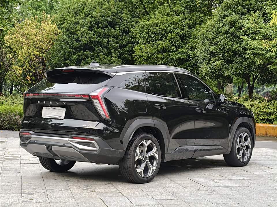 Geely Atlas L