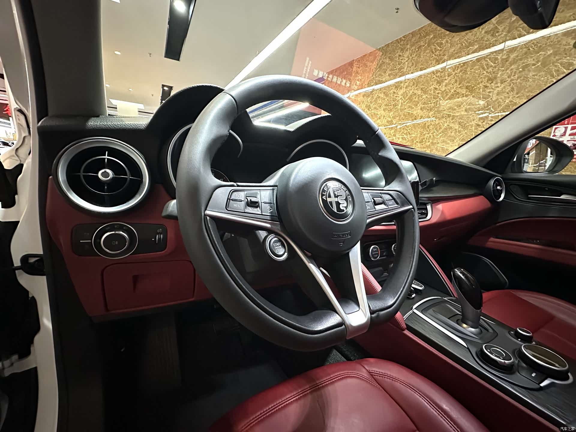 Alfa Romeo Stelvio, 2018 22