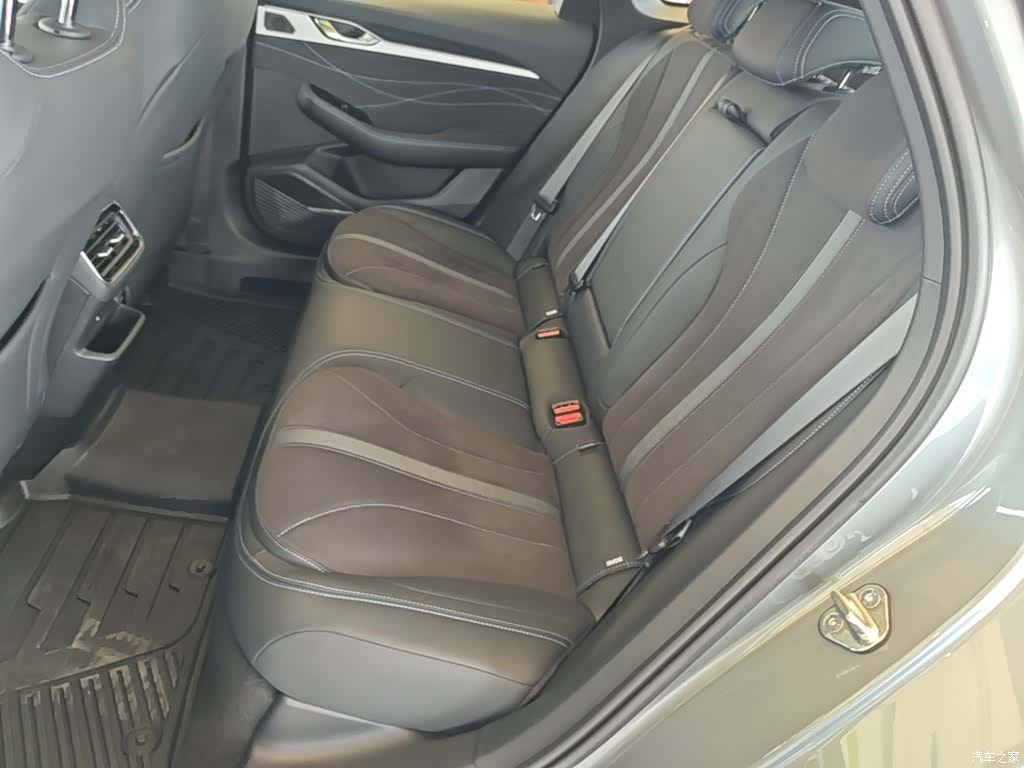 Geely Preface, 2025 17
